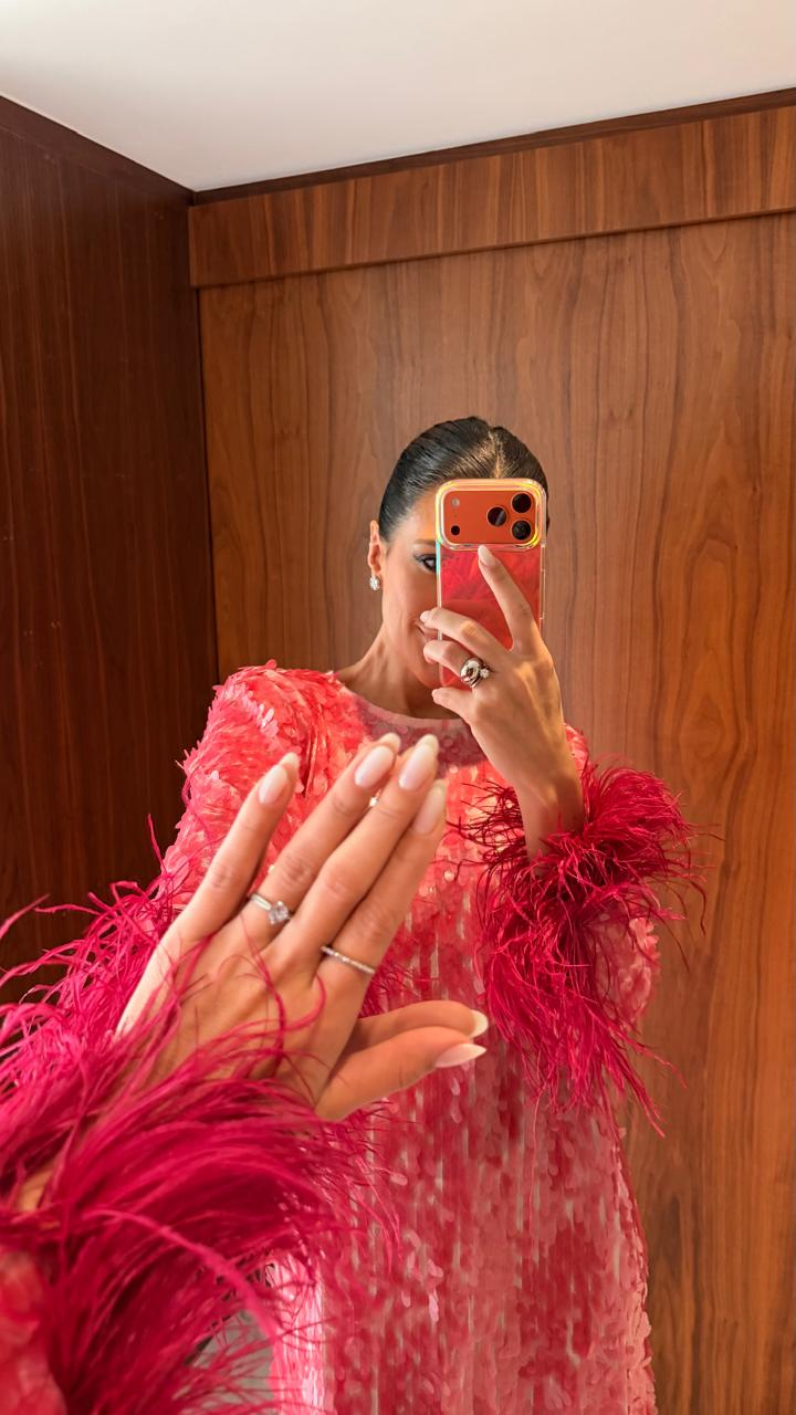 Vestido de plumas rosa
